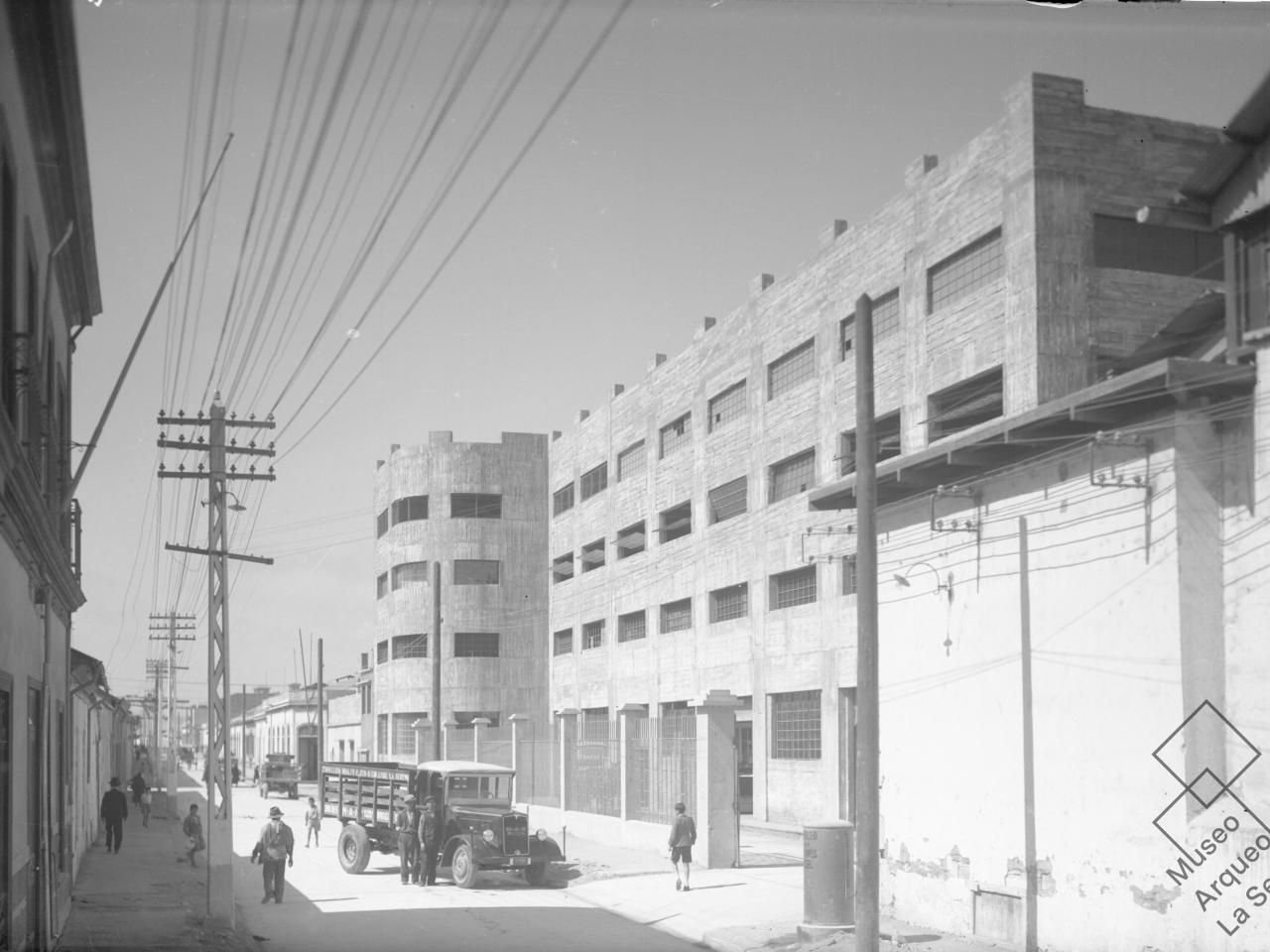 Fábrica de cerveza Floto. Vista calle O'Higgins