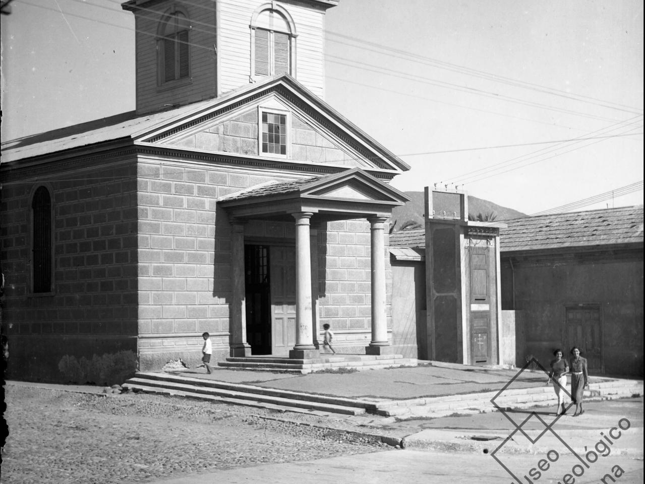 Iglesia San Juan de Dios. Vista tomada desde esquina norponiente calle Peni con Balmaceda