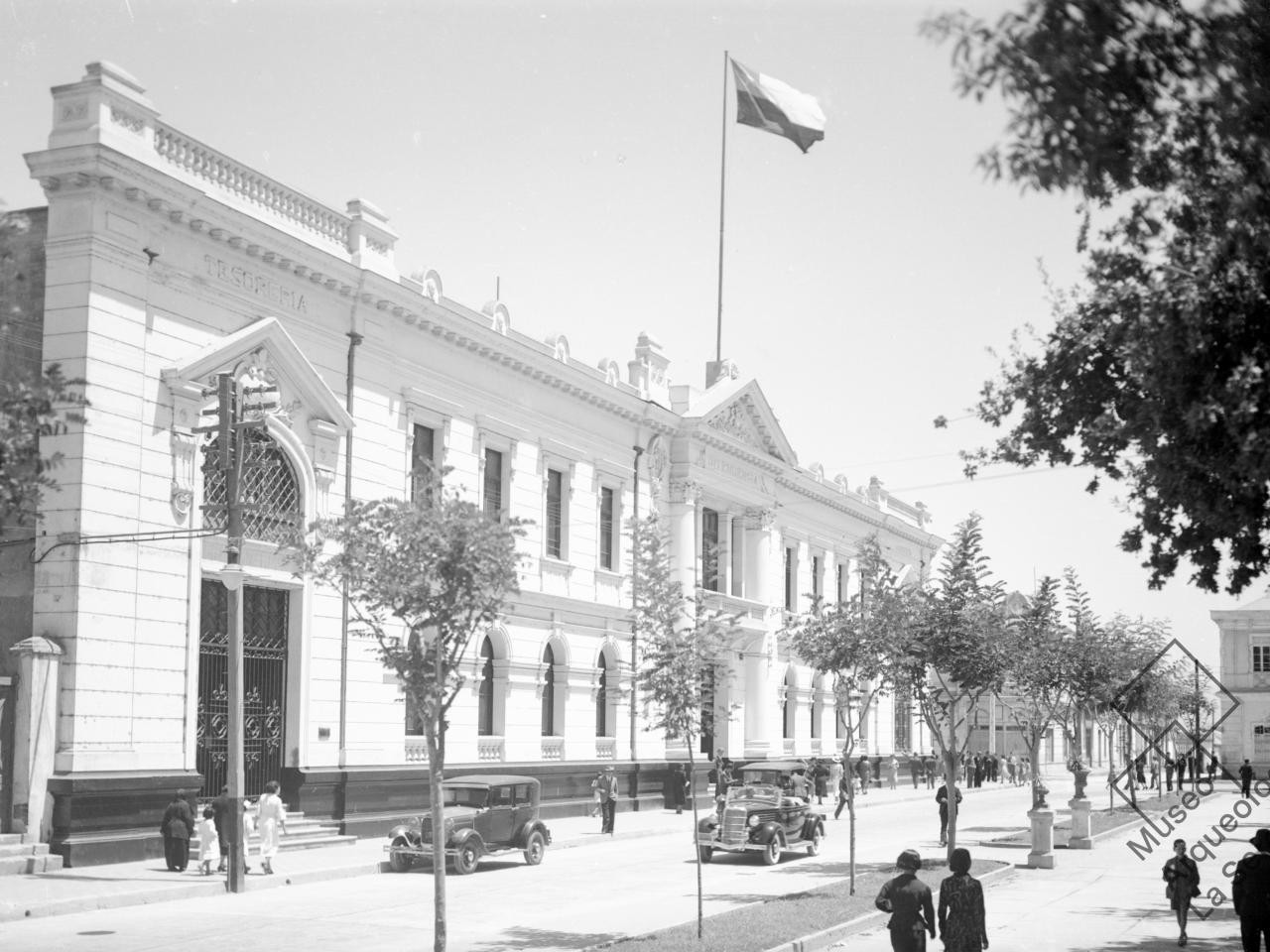 Intendencia de La Serena. Edificio antiguo de la Intendencia, Tesorería y Correos, calle Matta hacia calle Prat