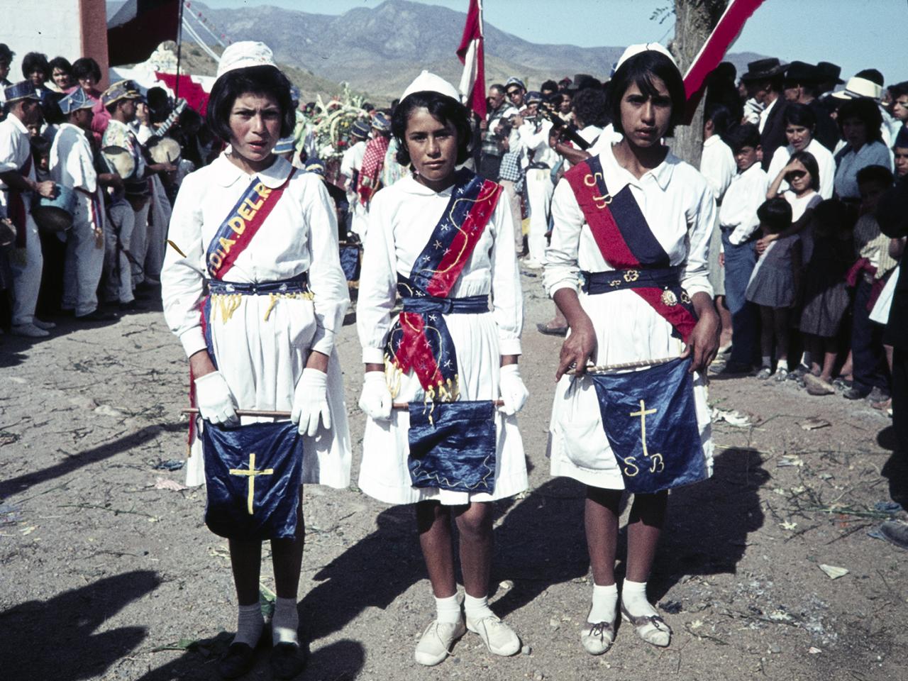 Niñas danzantes andacollinas