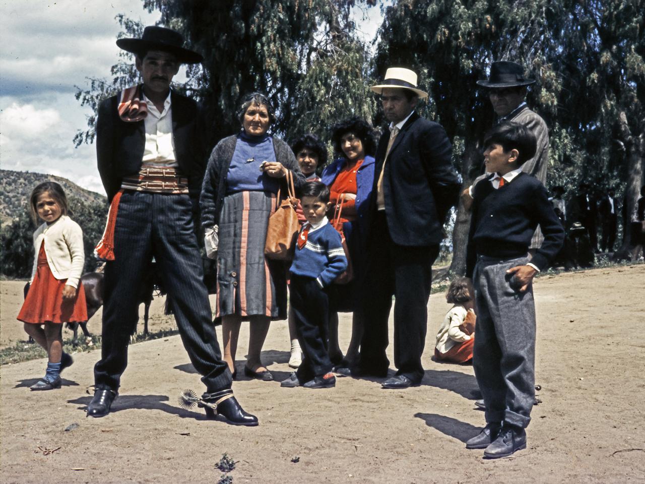 Familia en la celebración de la fiesta patronal de Pachingo