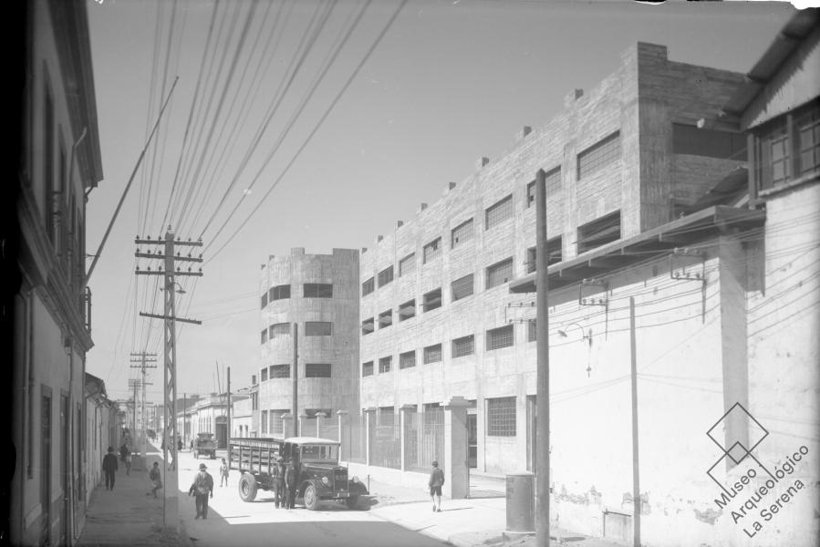 Fábrica de cerveza Floto. Vista calle O'Higgins Fábrica de cerveza Floto. Vista calle O'Higgins