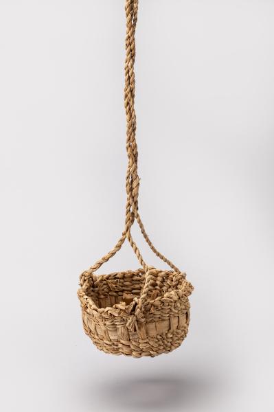 Canasto mediano redondo con cuelga