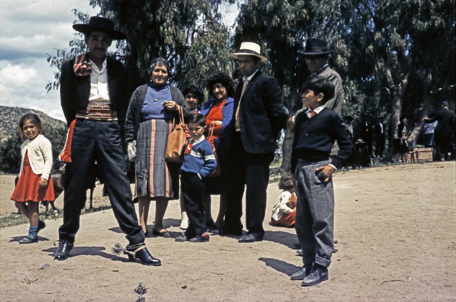 Familia en la celebración de la fiesta patronal de Pachingo